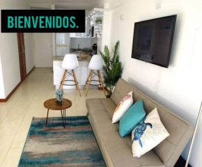 Bello estudio con vista al mar